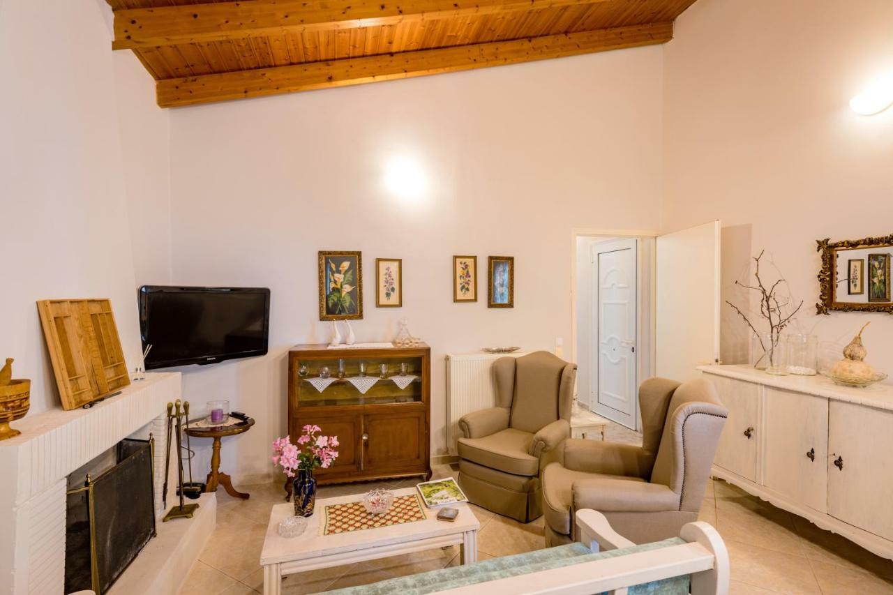 Kiko, The Coastline House Villa Kato Achaia Exterior photo